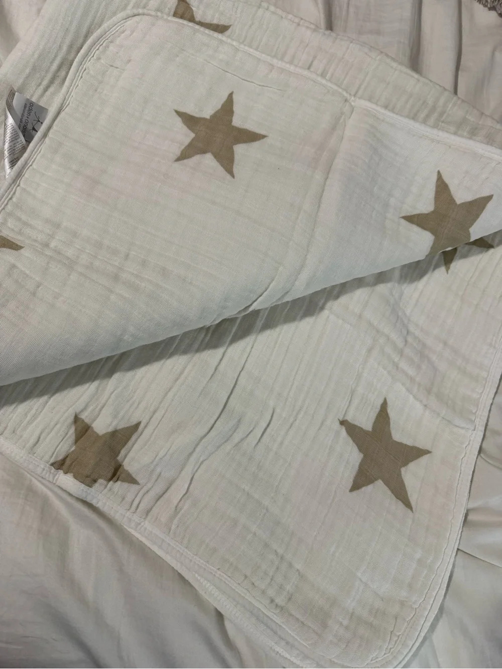 Aden and Anais Dream on Me Neutral Star Muslin Swaddle Blanket